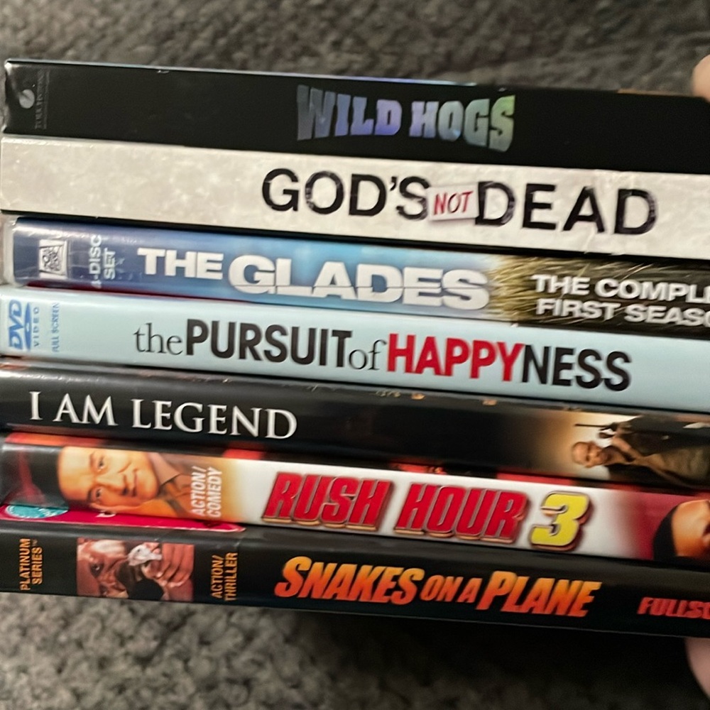 Lot of 6 movies plus a complete first season of The Glades (4disc set)
